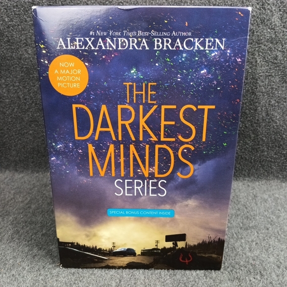 Hyperion Other - Alexandra Bracken The Darkest Minds Series 4 Book Paperback Boxed Set
